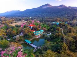 Summit Green Lake Tea Resort & Spa