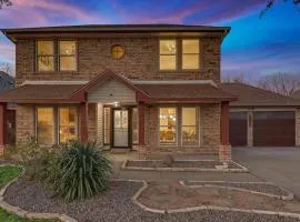 Glamorous 4BR 2,5BA Holiday Home with Pool, Game Room & Fire Pit