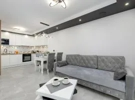 Modern Apartment With Private Garden Międzywodzie by Renters Prestige
