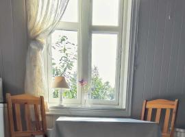 &Oslash;ya husrom-enkeltsenger-kj&oslash;kken-bad, camping em Sarpsborg