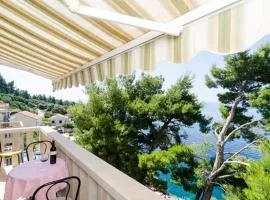Apartments Plavac Mali- Two Bedroom Apartment with Balcony and Sea View