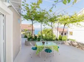 Studio apartment with terrace sea view