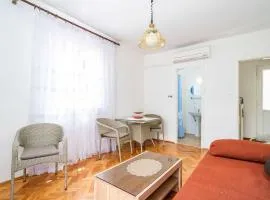 Apartments Zarac - One Bedroom Apartment with Balcony and Sea View Milanka