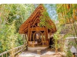 Bamboohouse pondok salacca #salacca inn, hotel in Manggis