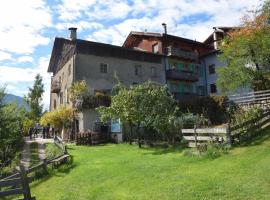 Agritur Solasna, hotel v destinaci Caldes