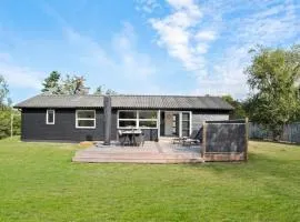Gorgeous Home In Rødby With Wifi