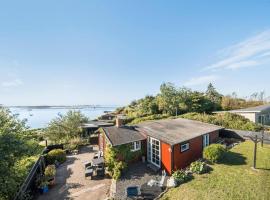 Pet Friendly Home In Martofte, hotel a Martofte