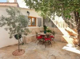 Nice Home In Monteux With Wifi