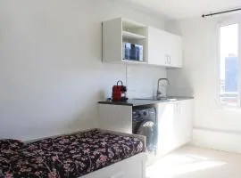 Cozy & Bright Studio Near Paris