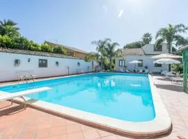Beautiful Home In Chiaramonte Gulfi