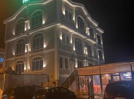 Hotel Triada, hotel v destinaci Fushë-Krujë