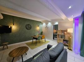 Agréable logement avec terrasse, ξενοδοχείο σε Saint-Victoret