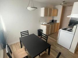 Close to TRU, Sun Peak, shopping, hotel v destinaci Kamloops