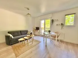 2 Pas du Château - Studio - Stationnement