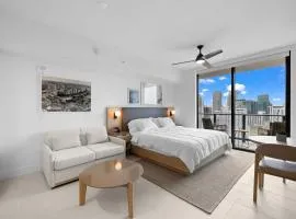 Ultimate Elegance Studio with Panoramic City Views