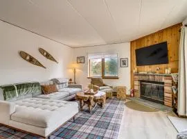 Bearfoot Apres Mtn-View Condo Less Than 1 Mi to Mt Snow!