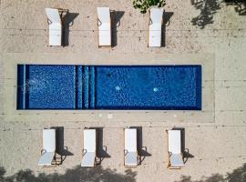 Modern Villas in Tropical Community by Tamarindo, hotel v destinaci Villarreal