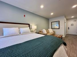 The Suites Next Door - Studio at Killington Resort on the Bus Route - Summer Pool - 531, spahotel in Killington