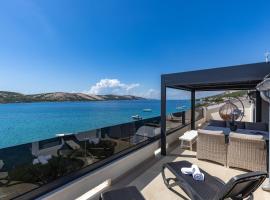 Family Resort Santa Maria II Penthouse - Happy Rentals, hotel i Stara Novalja