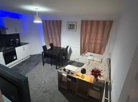 2 Bedroom Apartments, hotel in Littlehampton