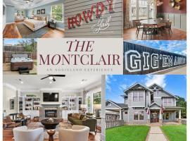 Luxury 5 BR 4 Bath, Hot Tub, Outdoor Kitchen, Across Street from Kyle Field!, Hotel in College Station