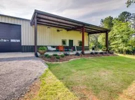 Charming Starkville Vacation Rental about 5 Mi to MSU!