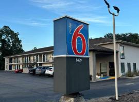 Motel 6-Macclenny, FL, hotel v destinaci Macclenny