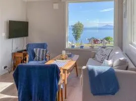 3 Bedroom Stunning Home In Fiksdal