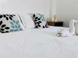 Cozy Cottage 1
