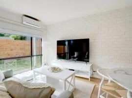 50m Walk to River , Pet Friendly, Spacious