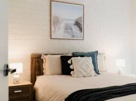 50m Walk to River , Pet Friendly, Spacious