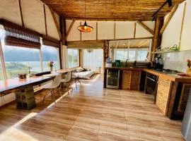Natural Tiny house , frente al lago