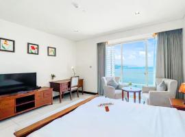 Rozy Apartment in City Center with Sea View