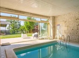 Gite de Groupe piscine intérieure