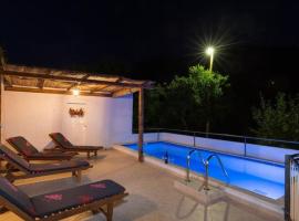 Villa Dalmatian Gem - Two-Bedroom Villa with Terrace and Swimming Pool, hotel en Gruda