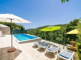 House Ko an-Four Bedroom Villa with Terrace and Swimming Pool
