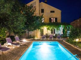 Villa Roza - One-Bedroom Apartment with Balcony, hotel v destinaci Mokošica