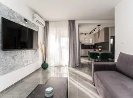 Luxury D Apartments - Luxury Two Bedroom Apartment with Terrace A2