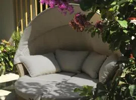 Luxury Suite Jasmin-Two Bedroom Suite with Hot Tub