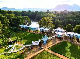Yoko River Kwai Resort, hotel en Sai Yok