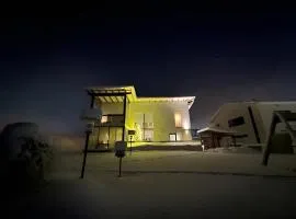 Modern Riverside Villa w Magnificent River Views