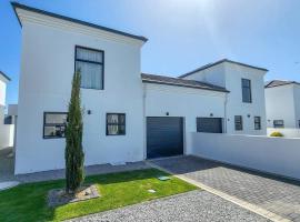 10 Seaview Close, Shelley Point, hotel in St Helena Bay