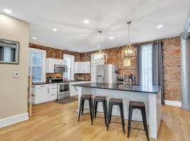 BriKCtoria 1102 home, hytte i Kansas City