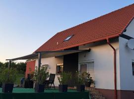 Shining Home, hôtel à Felsőörs