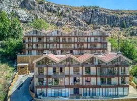 Vantage - 2 BR Apt by The Valley in Kfardebian