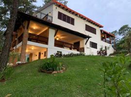 Villa Carmen en Jarabacoa, ξενοδοχείο σε Represa