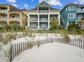 29 Singleton Beach Place- Luxury Oceanfront, Pool, Pool Table, Free Activities Included