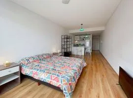 Spacious Studio in San Telmo with Balcony, Gym Pool
