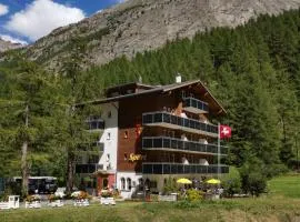 Ski-In/Ski-Out Hotel Sport
