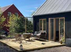 Kustnära hus i Bovallstrand